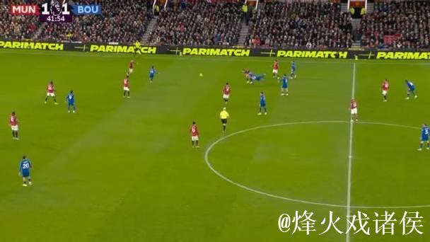 塞梅约与达洛特冲突升级，摔倒后锁喉反击，两人双双染黄