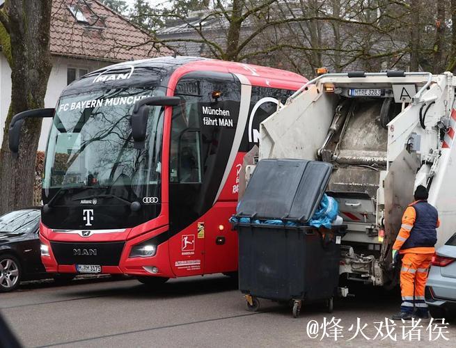 戴维斯即将复出,穆西亚拉预计明年初回归——《图片报 戴维斯即将复出,穆西亚拉预计明年初回归——《图片报